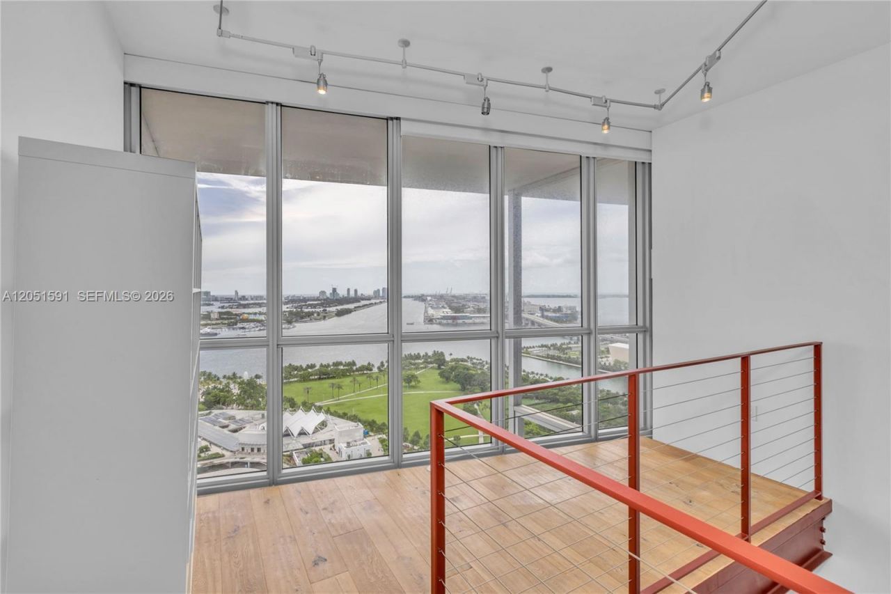 1100 Biscayne Blvd , Unit 2706, Miami, FL 33132 Photo