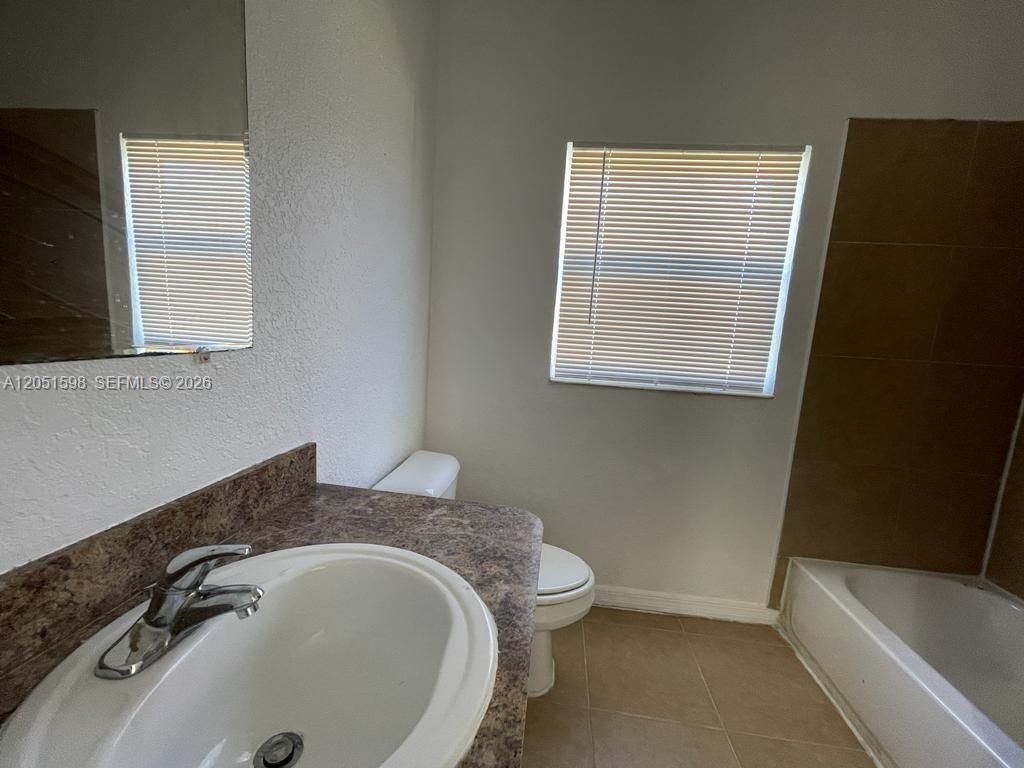 2730 NW 11th St , Fort Lauderdale, FL 33311 Photo