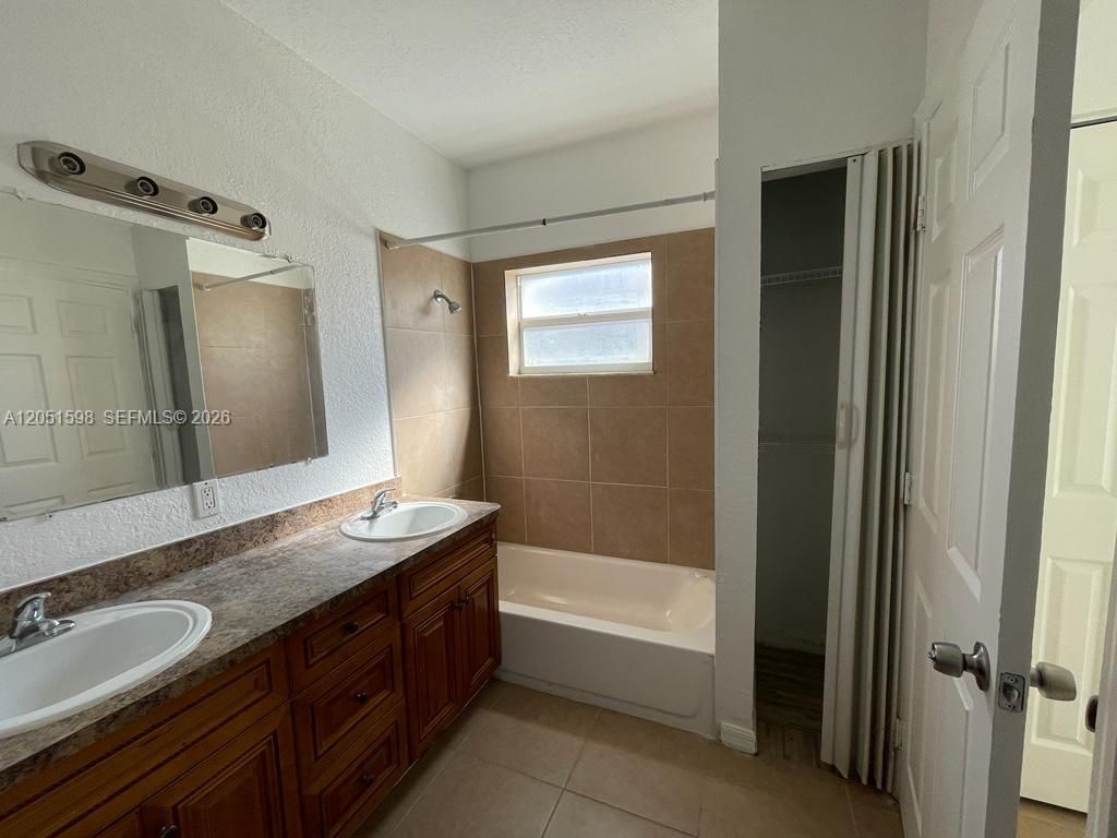 2730 NW 11th St , Fort Lauderdale, FL 33311 Photo