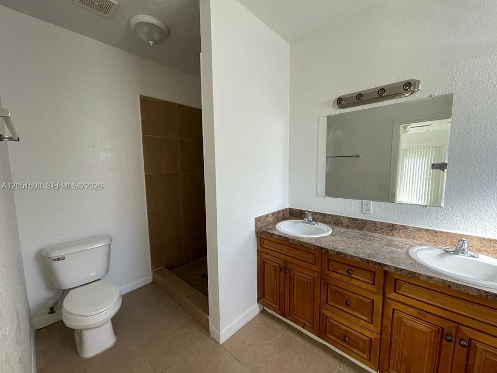 2730 NW 11th St , Fort Lauderdale, FL 33311 Photo