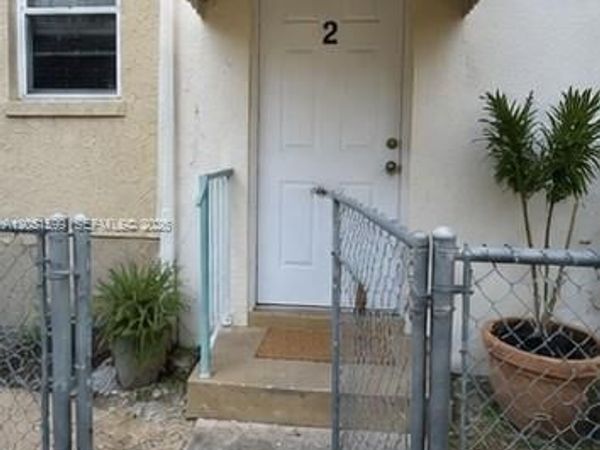 1919 SW 2nd St , Unit B, Miami, FL 33135