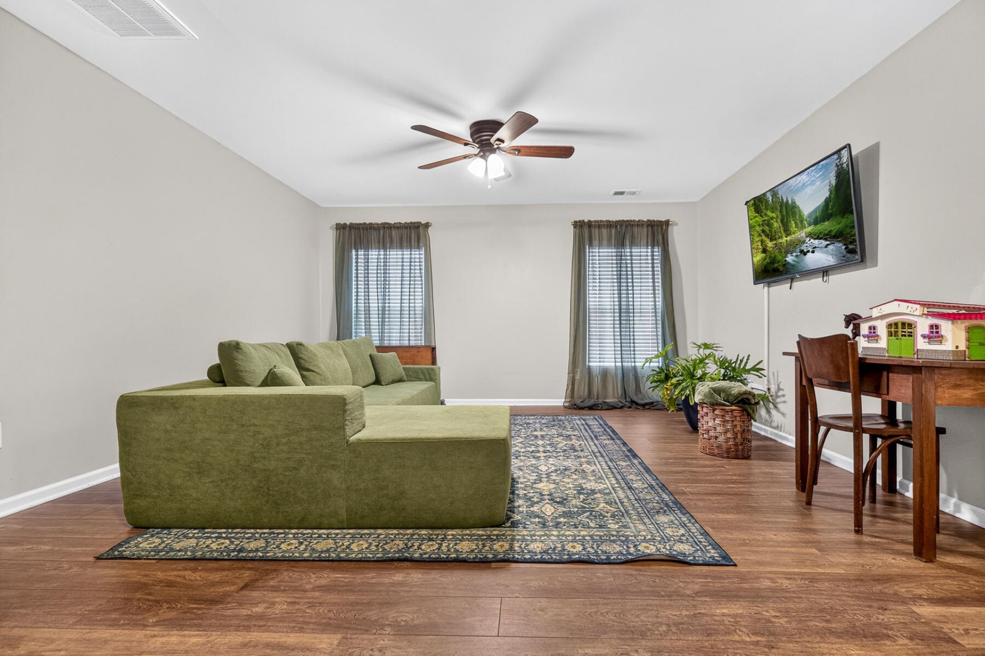 504 Tarleton Drive Photo 32