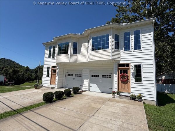 104 Sunnybrook Drive, Hurricane, WV 25526
