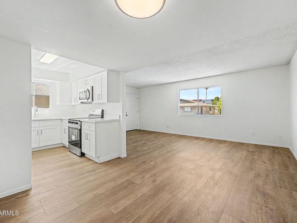 4749 E MORELAND Street, Phoenix, AZ 85008