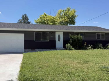 927 16Th Street, Gothenburg, NE 69138