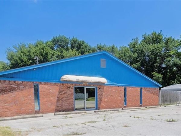 1201 S Willow Street, Coffeyville, KS 67337