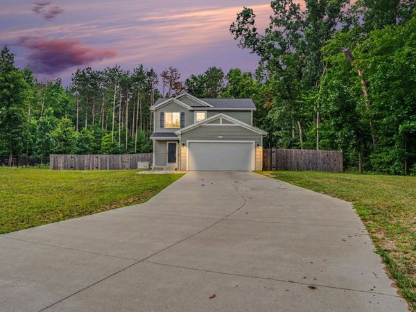31550 Pine Ridge Circle, Lawton, MI 49065