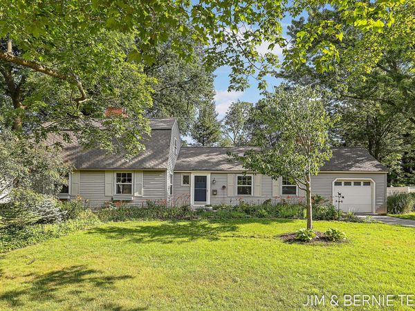 131 E 31st Street, Holland, MI 49423