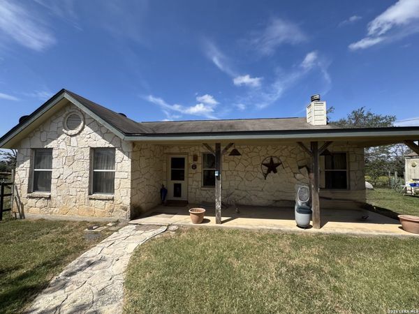 1864 Panther Hollow, Bandera, TX 78003