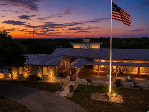 34 CANYON RIDGE VW, Kerrville, TX 78028