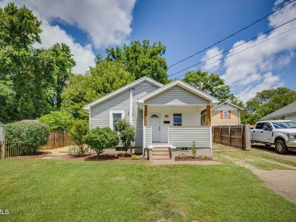 402 University Parkway, Johnson City, TN 37604