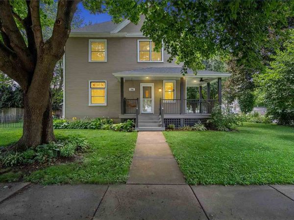 701 7th St, Durant, IA 52747