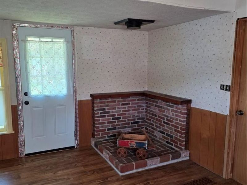 207 E Harmon Drive, Greenville, OH 45331 Photo 7