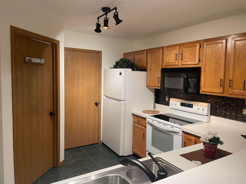 321 Retreat Lane, Unit 321, Marysville, OH 43040 Photo 8