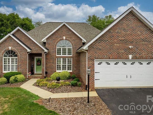 3992 Brickfield Street, Hickory, NC 28602