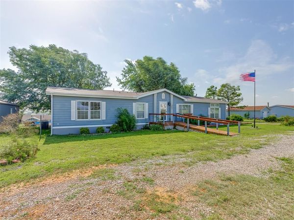 2493 County Street 2806 Street, Chickasha, OK 73018