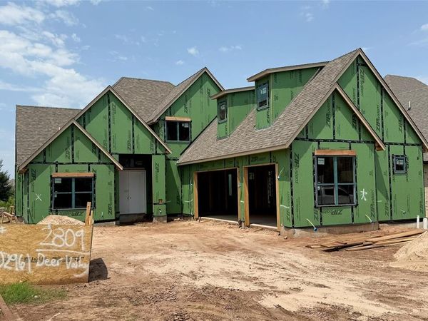 2809 Deer Valley Lane, Yukon, OK 73099