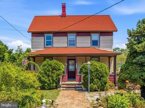 674 E BAY AVENUE, BARNEGAT, NJ 08005