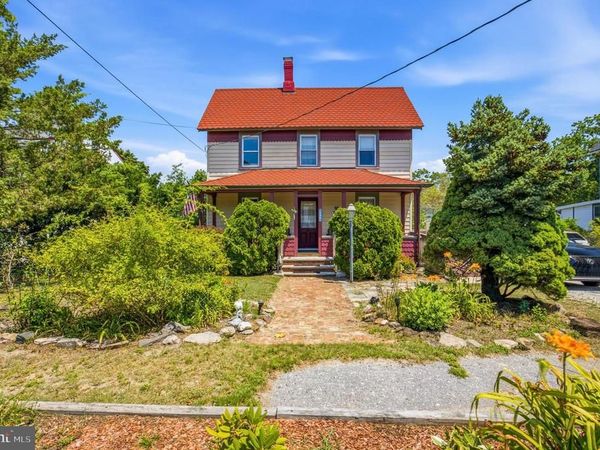 674 E BAY AVENUE, BARNEGAT, NJ 08005