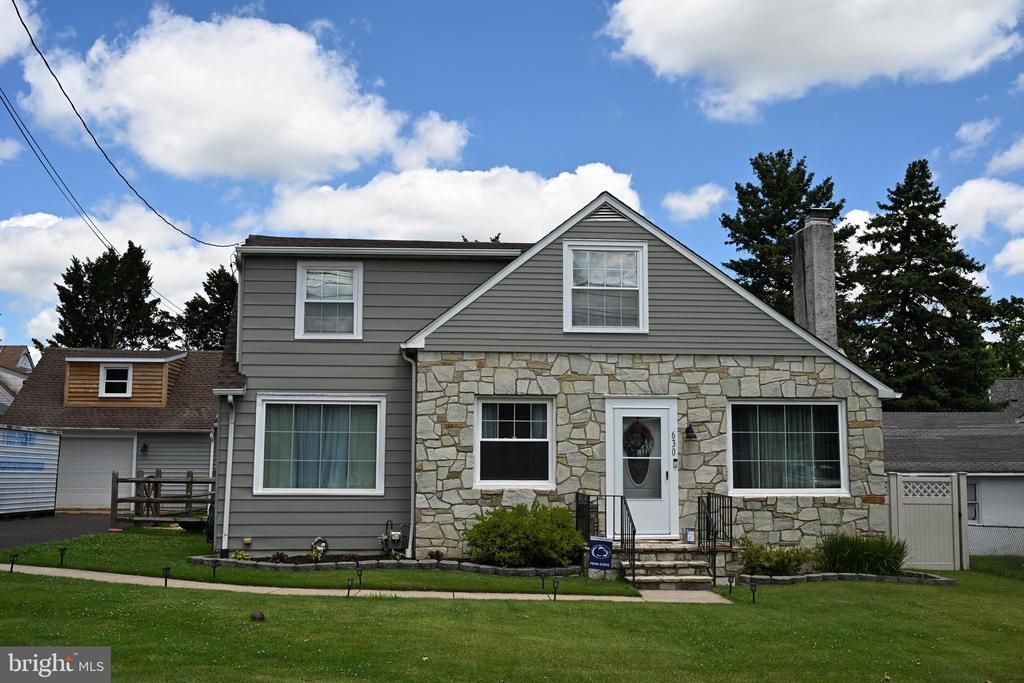 630 ELMWOOD AVENUE , FEASTERVILLE TREVOSE, PA 19053