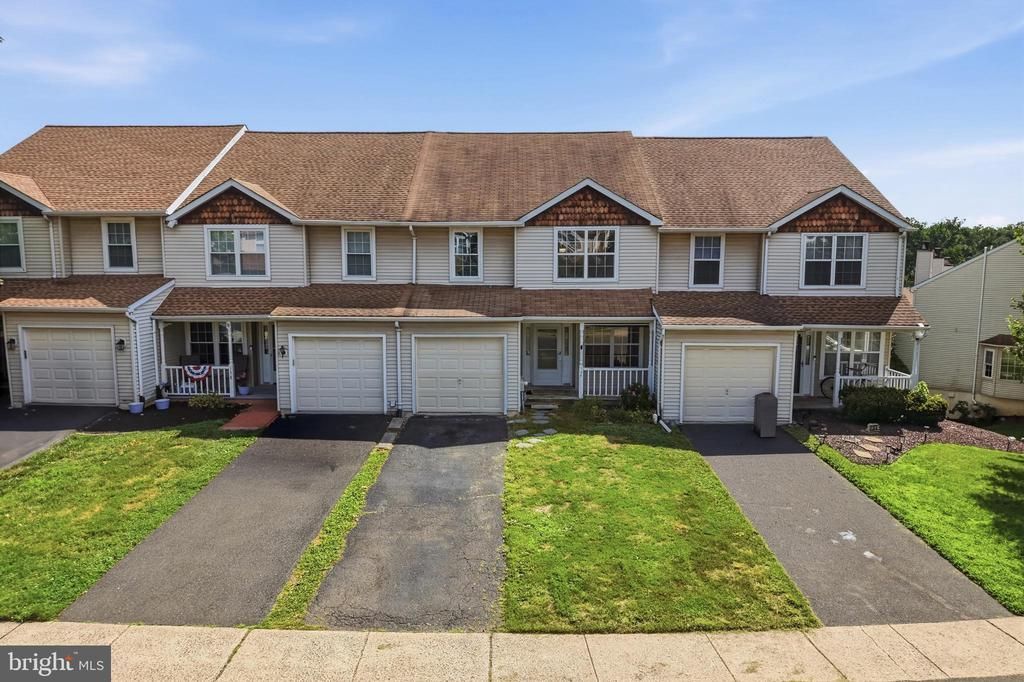 136 N TIMBER ROAD, HOLLAND, PA 18966