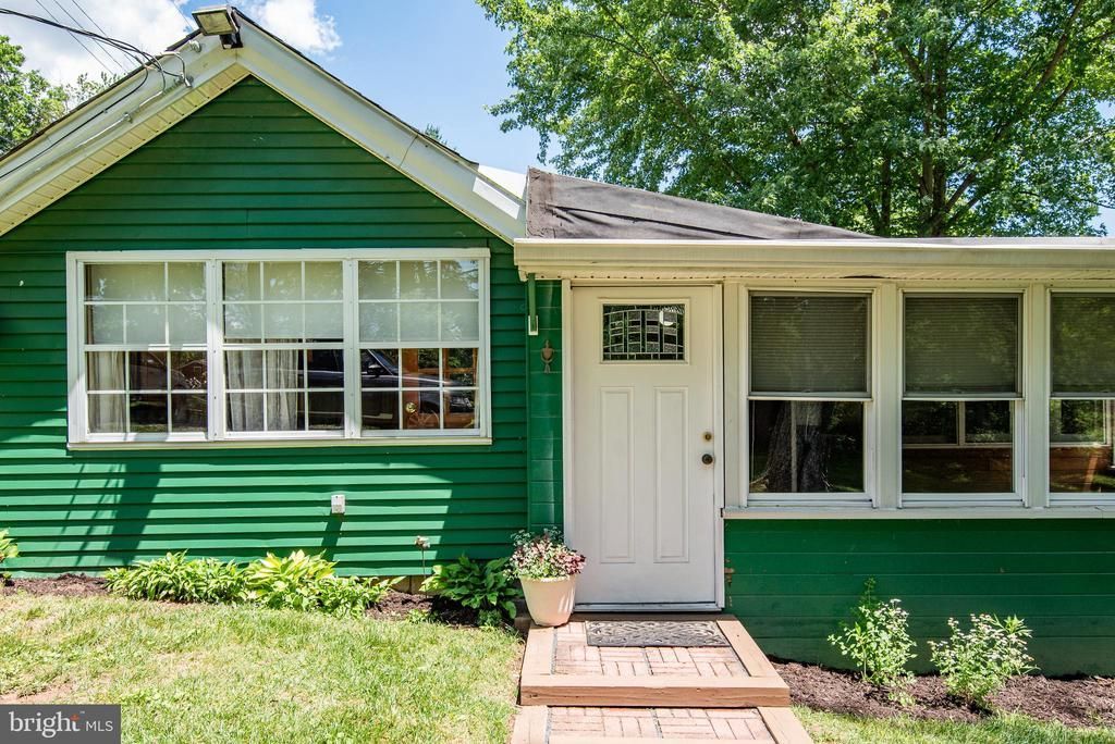 563 E DARK HOLLOW ROAD , PIPERSVILLE, PA 18947