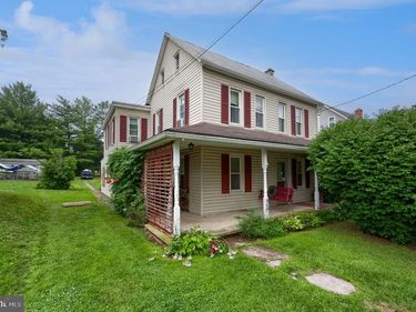945 MAPLE STREET, LITITZ, PA 17543