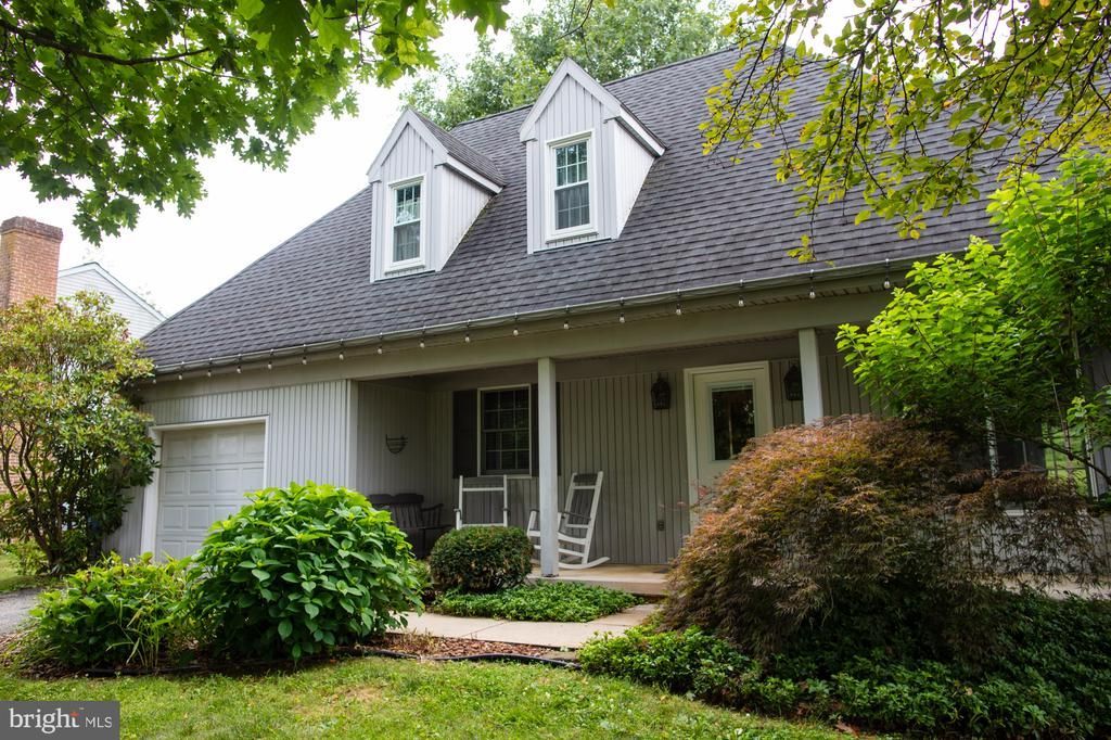 24 Strawberry Lane, Lancaster, PA 17602 Main Photo