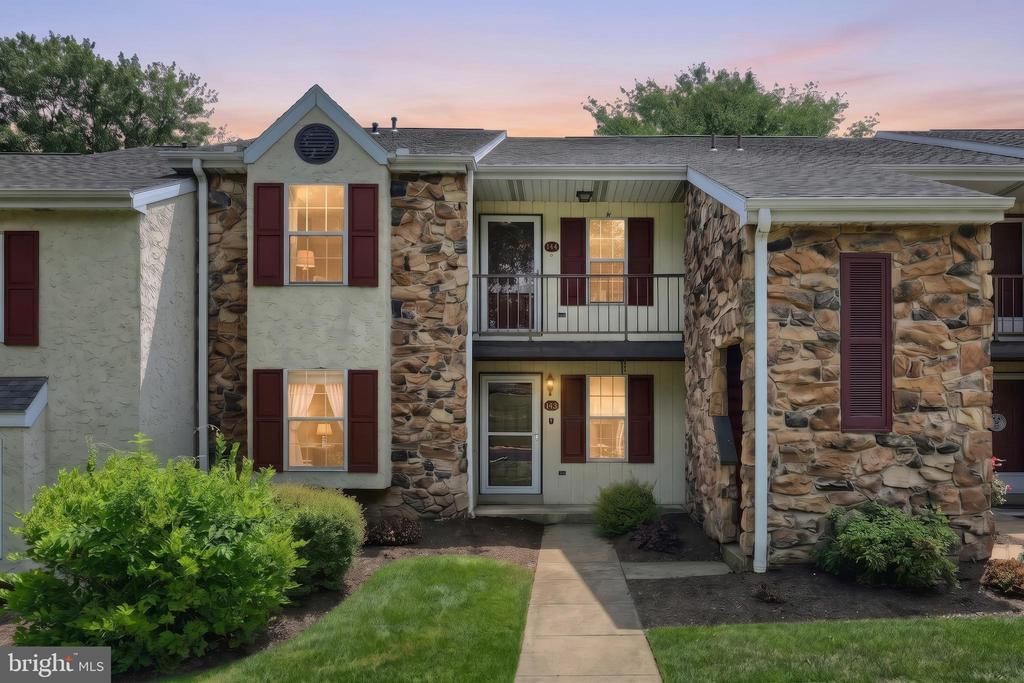 143 OAK KNOLL CIRCLE , MILLERSVILLE, PA 17551