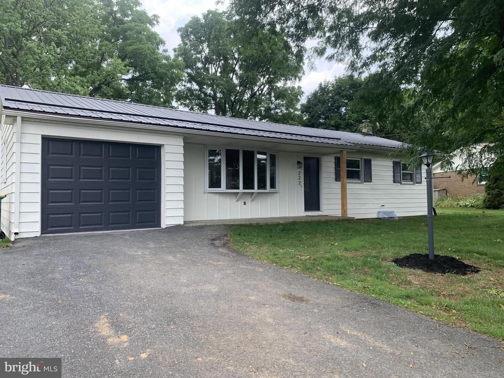 222 ROBIN ROAD, HERSHEY, PA 17033