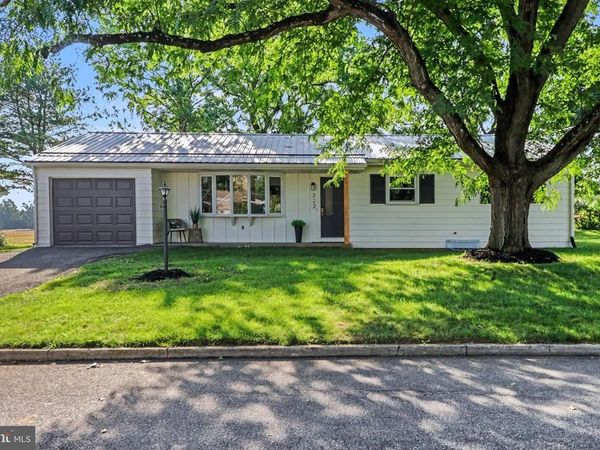 222 ROBIN ROAD, HERSHEY, PA 17033