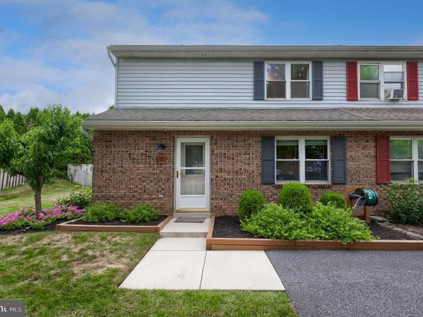 10 LAKEVIEW PLACE , LITITZ, PA 17543