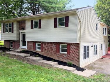 297 W BETHESDA CHURCH ROAD, HOLTWOOD, PA 17532