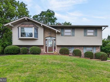 20 LOCUST STREET, TALMAGE, PA 17580