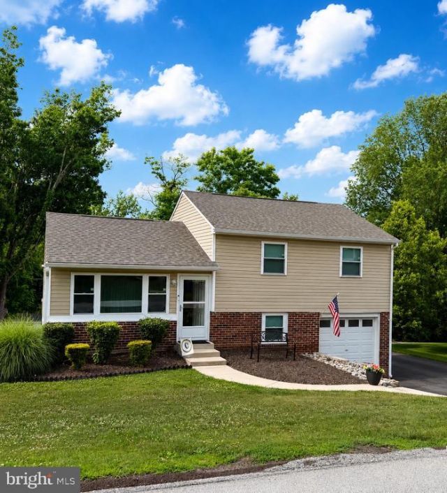 493 ADRIAN ROAD, COLLEGEVILLE, PA 19426