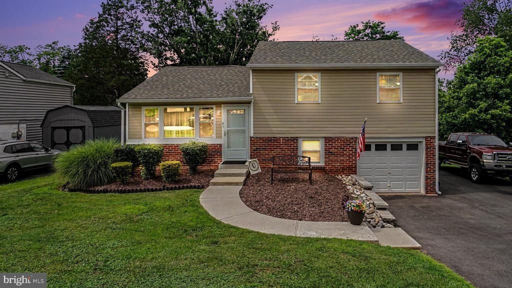 493 ADRIAN ROAD, COLLEGEVILLE, PA 19426