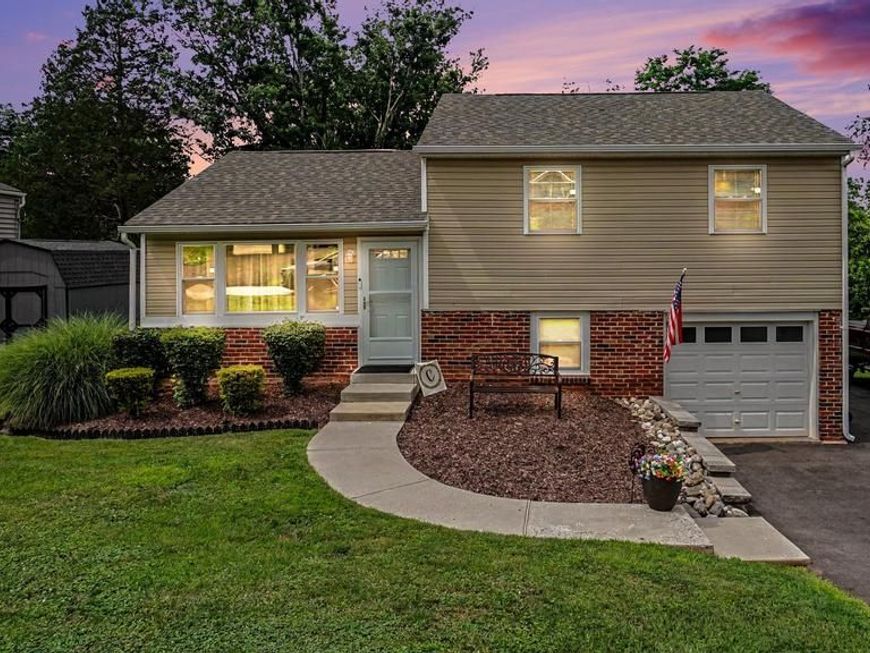 493 Adrian Road, Collegeville, PA 19426 Main Photo