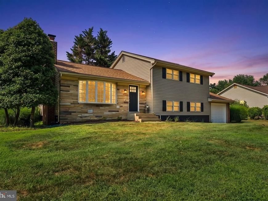 110 Lake View Drive, Annapolis, MD 21403 Main Photo