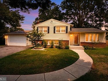 8905 VALLEY FORGE DRIVE , ALEXANDRIA, VA 22309
