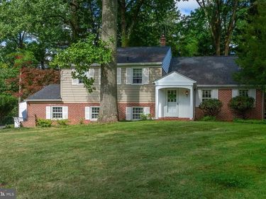 302 EARLES LANE, NEWTOWN SQUARE, PA 19073