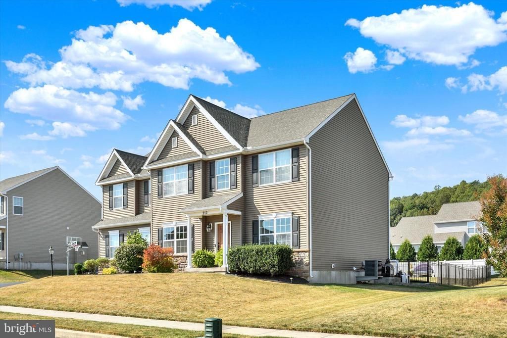 313 LAMP POST LANE , ETTERS, PA 17319