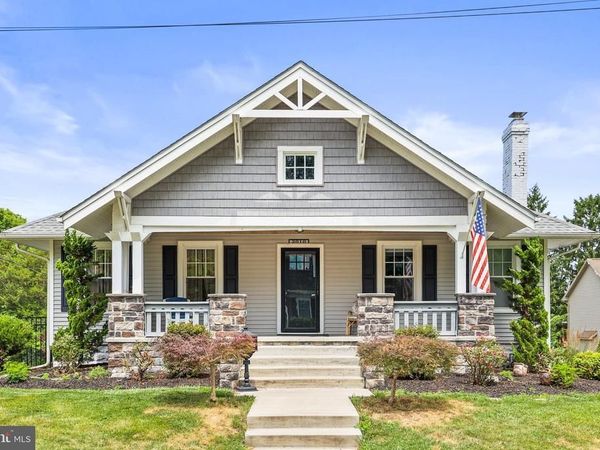 2010 LENOX STREET, CAMP HILL, PA 17011