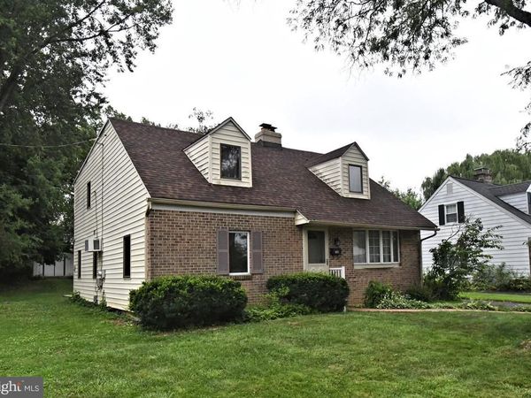 500 BURTON ROAD, ORELAND, PA 19075