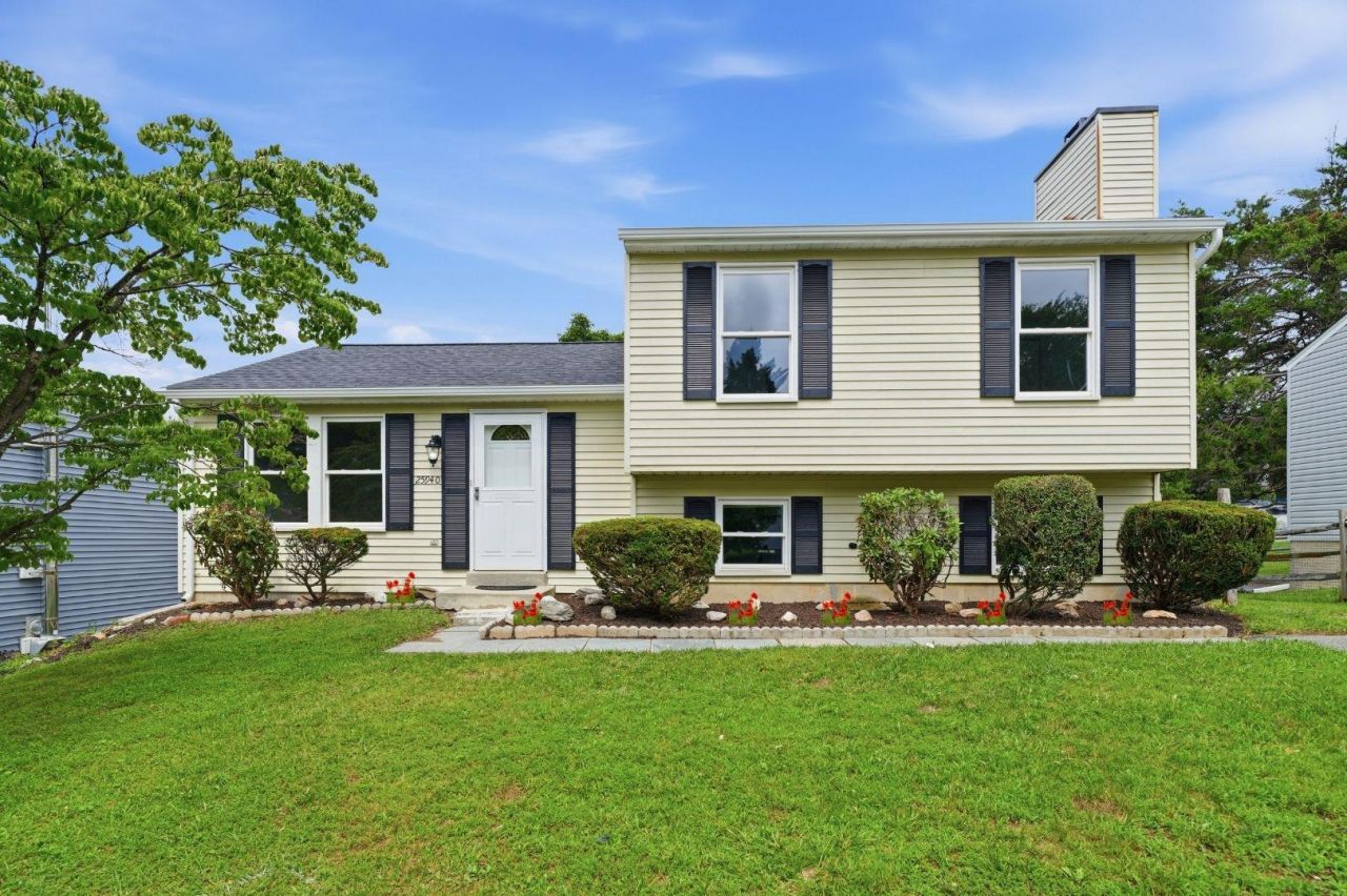 25940 LARGO COURT , DAMASCUS, MD 20872