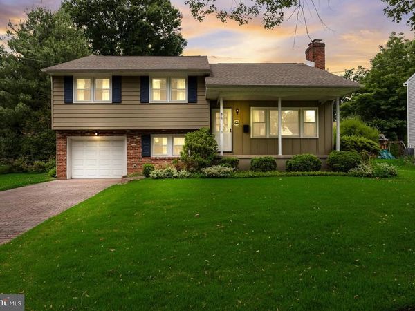 416 HOOTEN PLACE , MOORESTOWN, NJ 08057