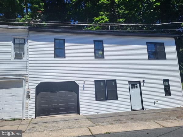 79 E WYOMISSING AVENUE , MOHNTON, PA 19540