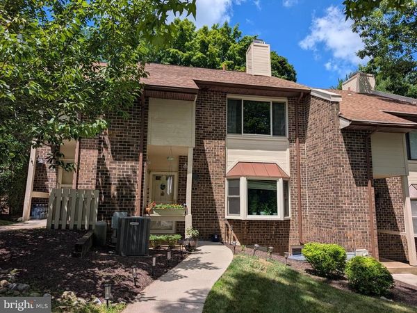 4 ESPRIT TERRACE, CHESTERBROOK, PA 19087
