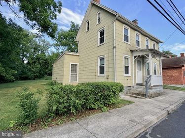 213 S S FAYETTE STREET , MERCERSBURG, PA 17236