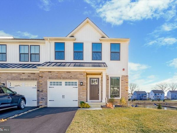 8036 MILLTOWN CIRCLE , CHELTENHAM, PA 19012