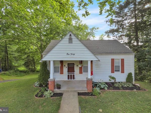 140 PENNWYN PLACE, READING, PA 19607